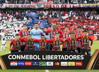 Veja imagens de LDU 2 x 0 São Paulo na Libertadores