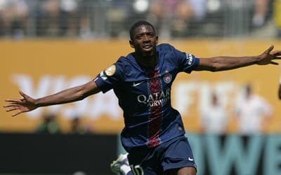Dembélé comemora gol marcado contra o Real Madrid (Foto: JUAN MABROMATA / AFP)