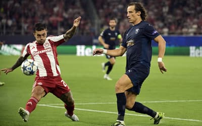 Duelo de ex-campeões pelo Flamengo termina empatado na Champions