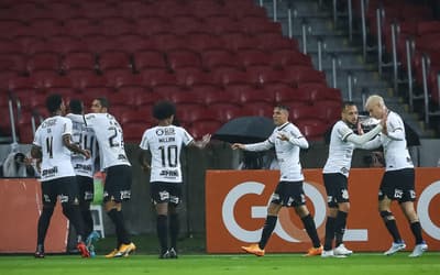 Ex-Corinthians tem queda no valor de mercado e busca retomada na MLS