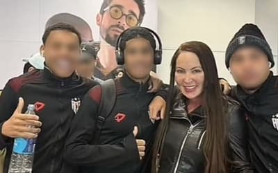 Jogadores da base do Atlético-GO são dispensados após foto com atriz pornô