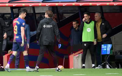 Barcelona mira atacante de rival para substituir Lewandowski; veja