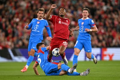 Liverpool vence nos acréscimos; veja fotos do duelo contra o Atlético de Madrid