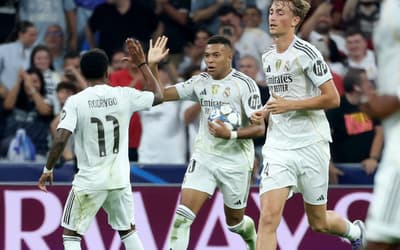 Mbappé comemorando o gol marcado na Champions League no jogo contra o Marseille (Foto: Thomas Coex/AFP)