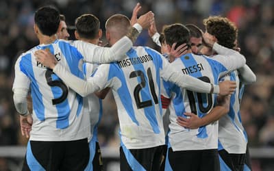 Joia da Argentina revela atitude de Messi em campo e diz: 'Queria me matar'