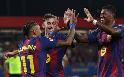 Barcelona goleia e City vence clássico; veja os resultados do futebol europeu neste domingo (14)