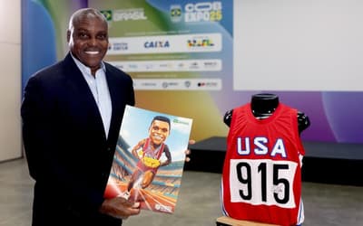 Carl Lewis, lenda olímpica, dá show de simpatia e mostra seu lado humano na COB Expo
