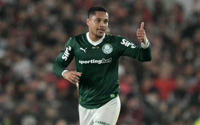 Comemoração de Vitor Roque em gol sobre o River Plate chama atenção