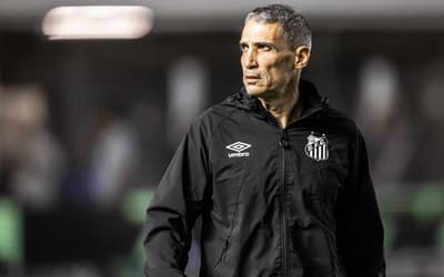 Escalação do Santos: Vojvoda promove mudança na defesa contra o Corinthians