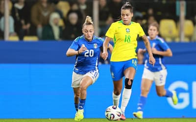 Preocupante! Meia do Palmeiras sente lesão no joelho em Brasil x Itália