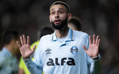 Vitória aciona o Grêmio na justiça por dívida milionária em compra de zagueiro