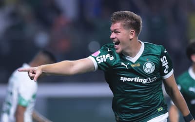 Abel confirma permanência de Bruno Fuchs no Palmeiras, e zagueiro reage