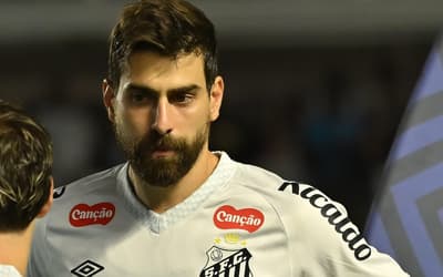 Luan Peres critica atuação do Santos na derrota para o Vitória: ‘Inaceitável’