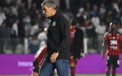 Vojvoda abre o jogo sobre atuação do Santos diante do Vitória: ‘Decepção’
