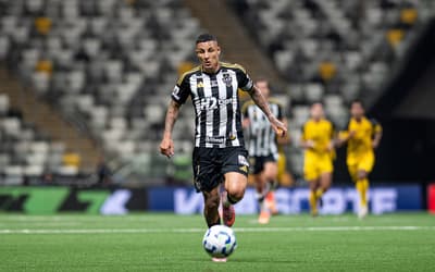 Arana reage a críticas sobre fase ruim no Atlético-MG