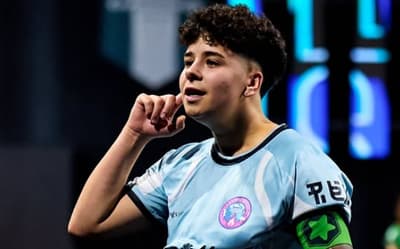 Web reage a golaço de jogadora na Kings League feminina: 'Esculacho'