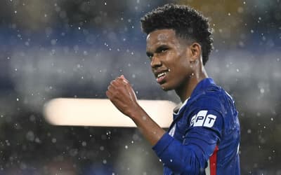 Estêvão marca seu primeiro gol na Champions e Chelsea goleia Ajax