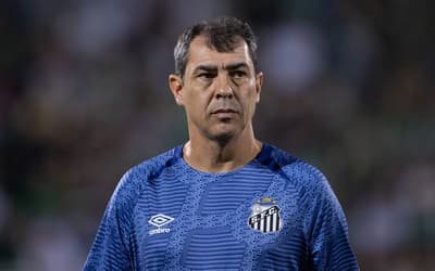 Goiás anuncia técnico ex-Santos e Corinthians para o fim da Série B