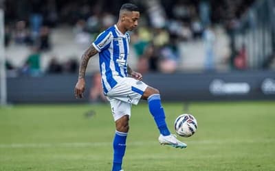 Por salários atrasados, 01 da várzea entra na Justiça contra clube da Série B