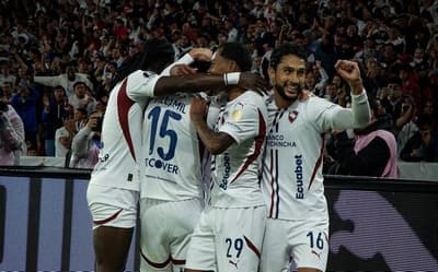 Palmeiras é dominado pela LDU, perde invencibilidade e se complica na Libertadores