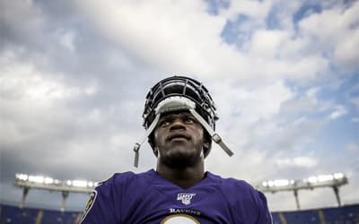 Lamar Jackson volta aos treinos e dá nova esperança ao Baltimore Ravens
