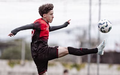 Promessa do sub-17 vive impasse e cogita deixar o Athletico