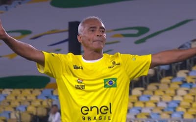 Atuação de Romário em jogo beneficente viraliza: ‘Tem jogador ativo que não faz’