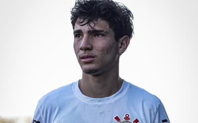 Gui Bom, joia do Corinthians, recebe sondagens e renovação trava