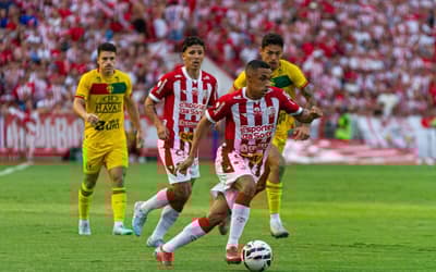 Arnaldo destaca importância de Hélio dos Anjos no acesso e exalta torcida do Náutico: 'Muito especial'
