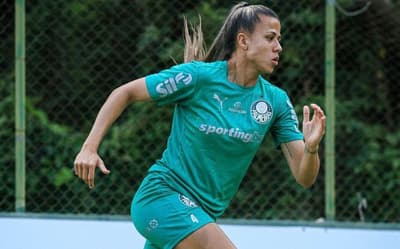 Zagueira do Palmeiras elogia Rosana Augusto e fala sobre desafios da temporada