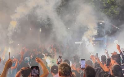 Torcida do Racing recebe time com festa no Rio para jogo contra o Flamengo