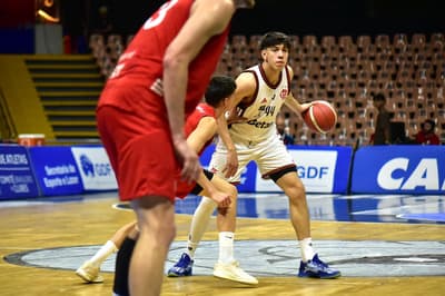 Flamengo vence time argentino e chega à final do Torneio de Abertura do NBB; veja fotos