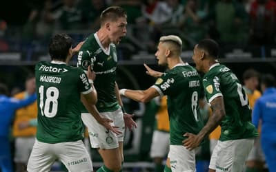 Bruno Fuchs comemora seu gol em Palmeiras x LDU pela semifinal da Libertadores