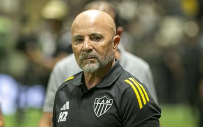 Torcedores mandam recado a Sampaoli após atuação de Hulk: 'Não pode'
