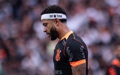 Memphis Depay marcou contra o Grêmio (Foto: Ronaldo Barreto/Thenews2/Gazeta Press)