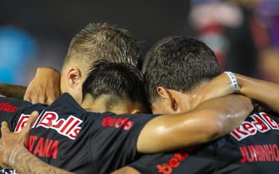 Nos acréscimos, Bragantino marca e garante vitória sobre o Corinthians no Brasileirão