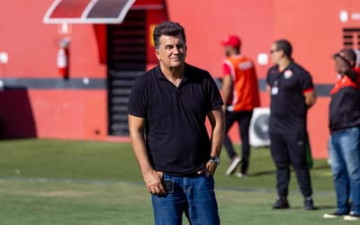 Presidente do Vitória rebate CEO do Botafogo sobre Halter: 'Tentamos a semana toda'