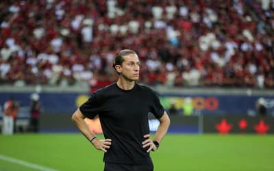 Filipe Luís analisa vitória do Flamengo e comenta caso de Bruno Henrique: 'Duvido'