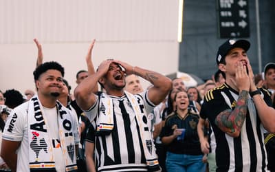 Torcida do Atlético-MG lamenta derrota do time nos pênaltis na final da Sul-Americana