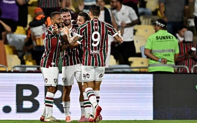 Atitude de jogador em Fluminense x São Paulo diverte web: 'Chorando de rir'