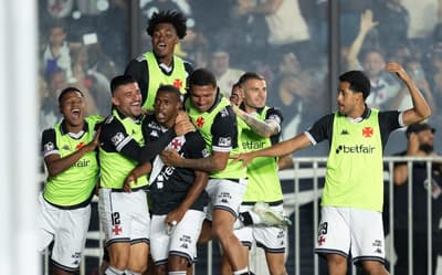Vasco reage com goleada e dá resposta à altura do rival antes da semifinal da Copa do Brasil