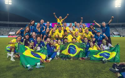 Goleira do Corinthians defende pênalti, e Brasil se classifica à semi da Copa do Mundo feminina sub-17
