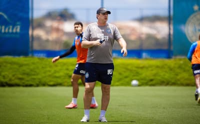 Veja desfalques, dúvidas e provável escalação do Bahia contra o Atlético-MG