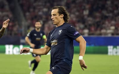 Time de David Luiz faz história e vence primeiro jogo na Champions League