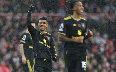 Casemiro abre placar com gol polêmico, mas United fica apenas no empate com o Forest