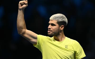 Alcaraz domina Aliassime e prepara final dos sonhos contra Sinner no ATP Finals 2025