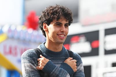 Pilotos chegam ao GP de Las Vegas de F1; veja fotos