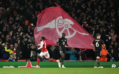 Kane passa em branco, Arsenal vence Bayern de Munique e assume liderança da Champions