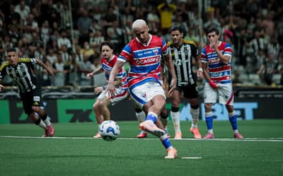 Deyverson aplica 'lei do ex' e brilha no empate entre Atlético-MG e Fortaleza