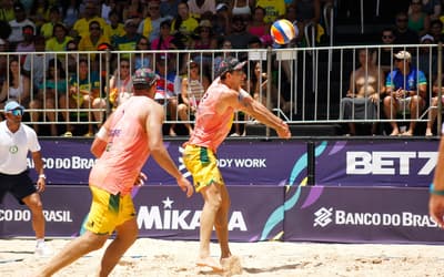 Dupla em Paris 2024, André e George estrearam em lados opostos no Mundial de Vôlei de Praia